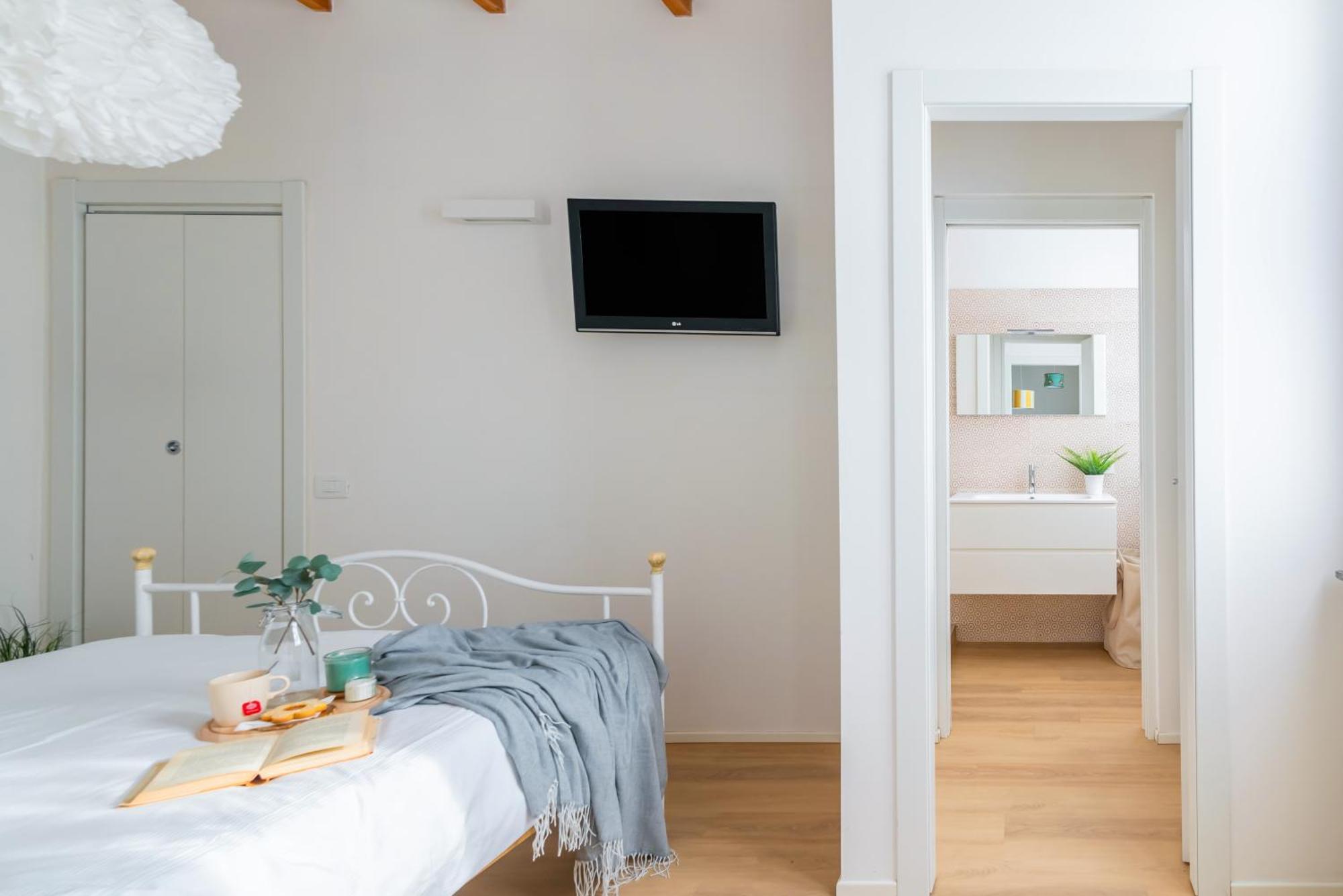 La Corte 48 - Pavia City - By Host4U Экстерьер фото
